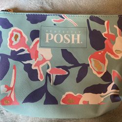 PERFECTLY POSH BLUE FLORAL ZIP CLOSE MAKEUP BAG NEW