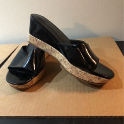 Cloud Walkers / Black Vinyl & Cork Slide On Wedge / Size 9 / Pick Up Only 