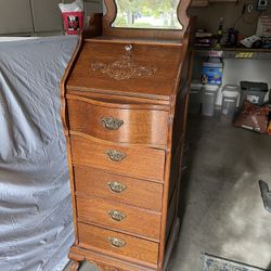 Victorian Lexington Dresser