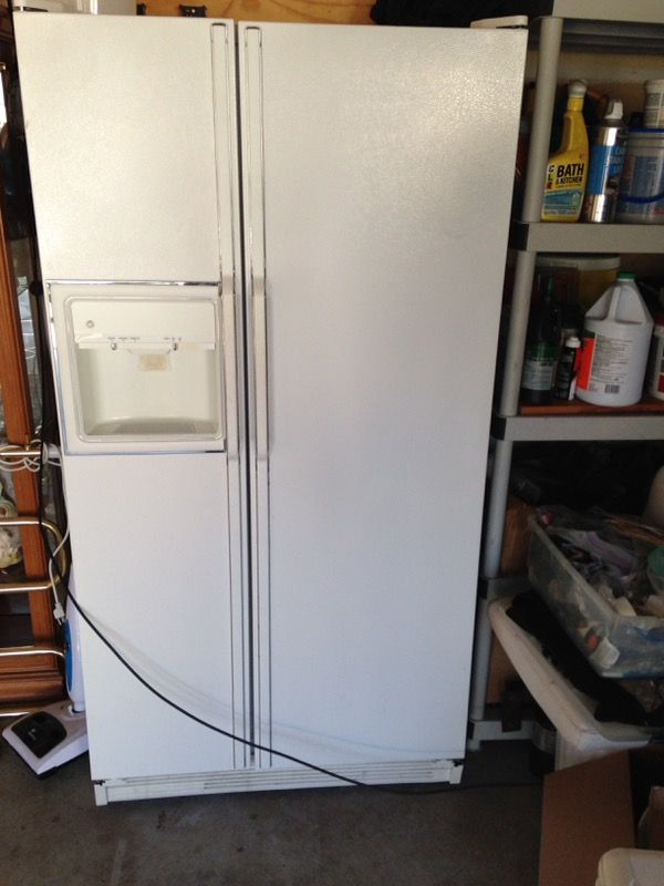 G.E 25.2 CU Ft double door Refrigerator-freezer Model TFX25JR ,TFT25JR