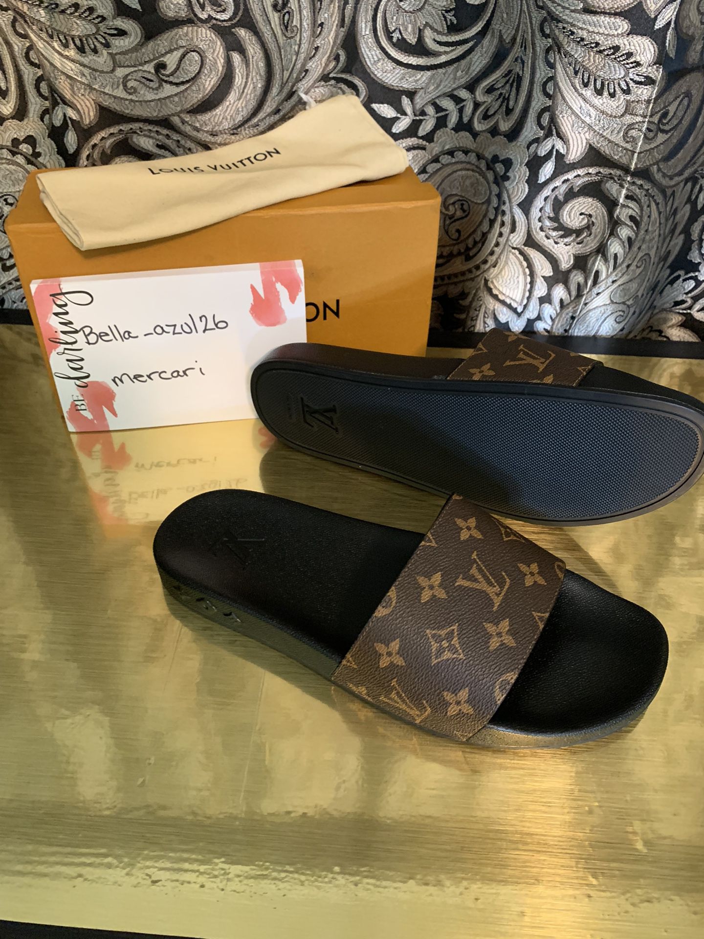 Mens LV Slides Sz 11 / Euro 45 VNDS for Sale in Chicago, IL - OfferUp