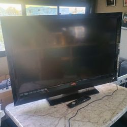 Vizio TV And Remote 