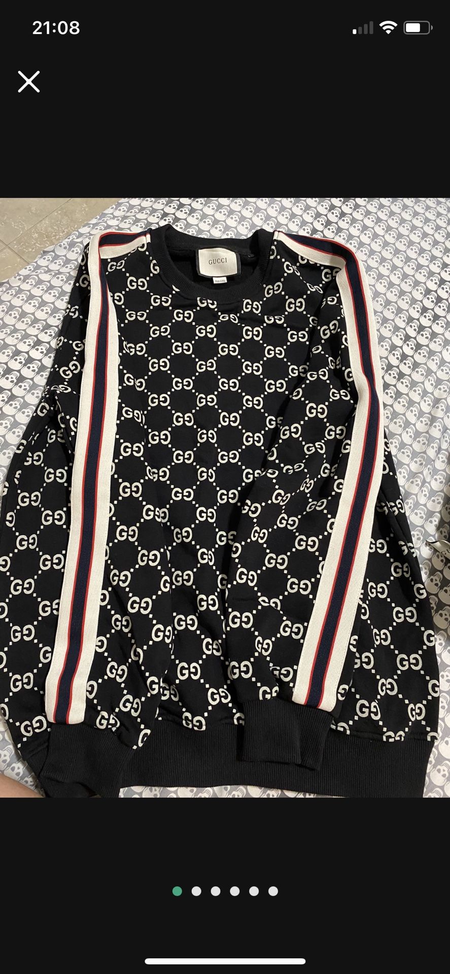 Sweatshirt