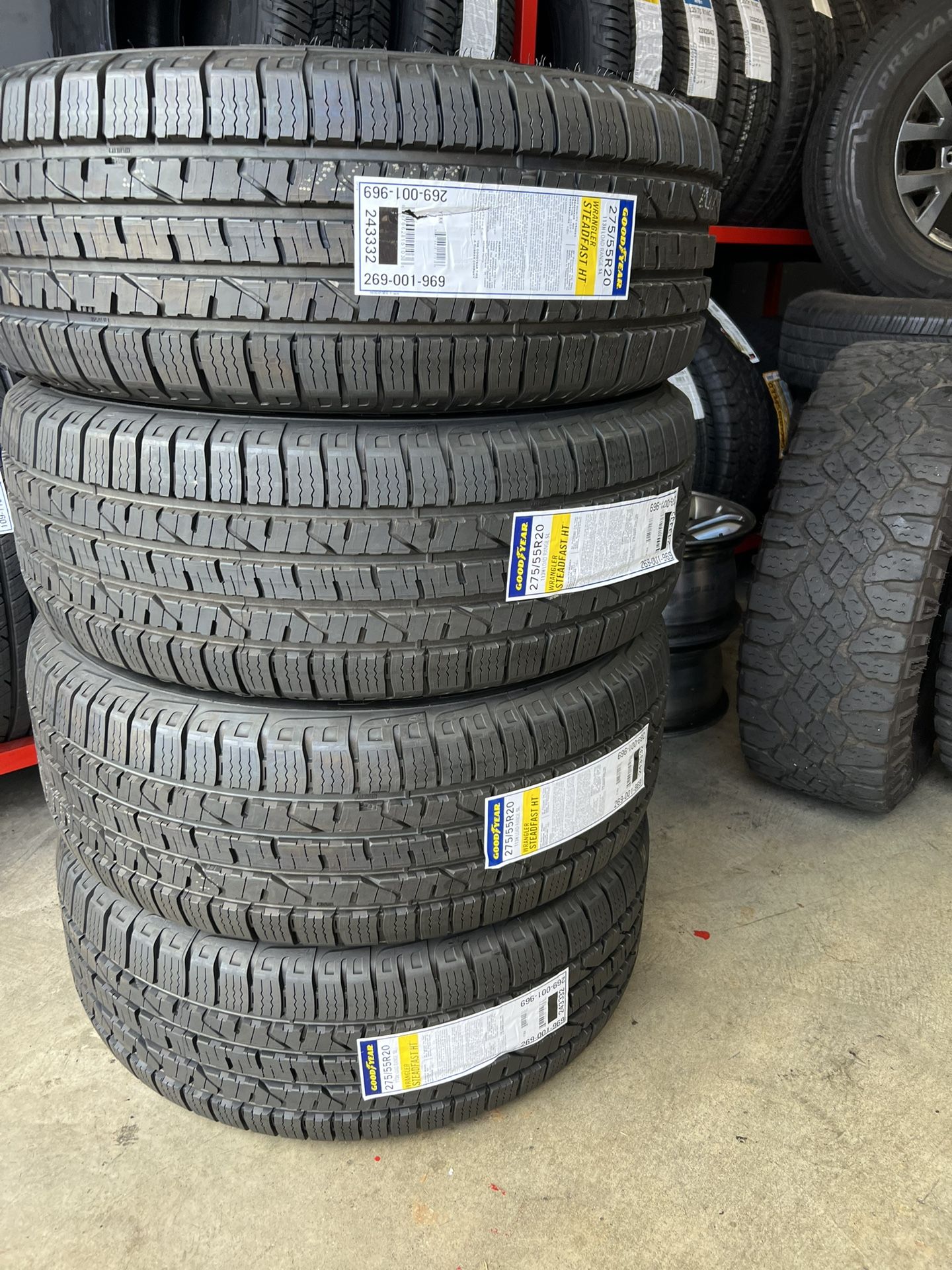 275 55 20 Goodyear Wrangler steadfast HT