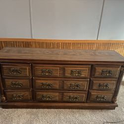 Dresser