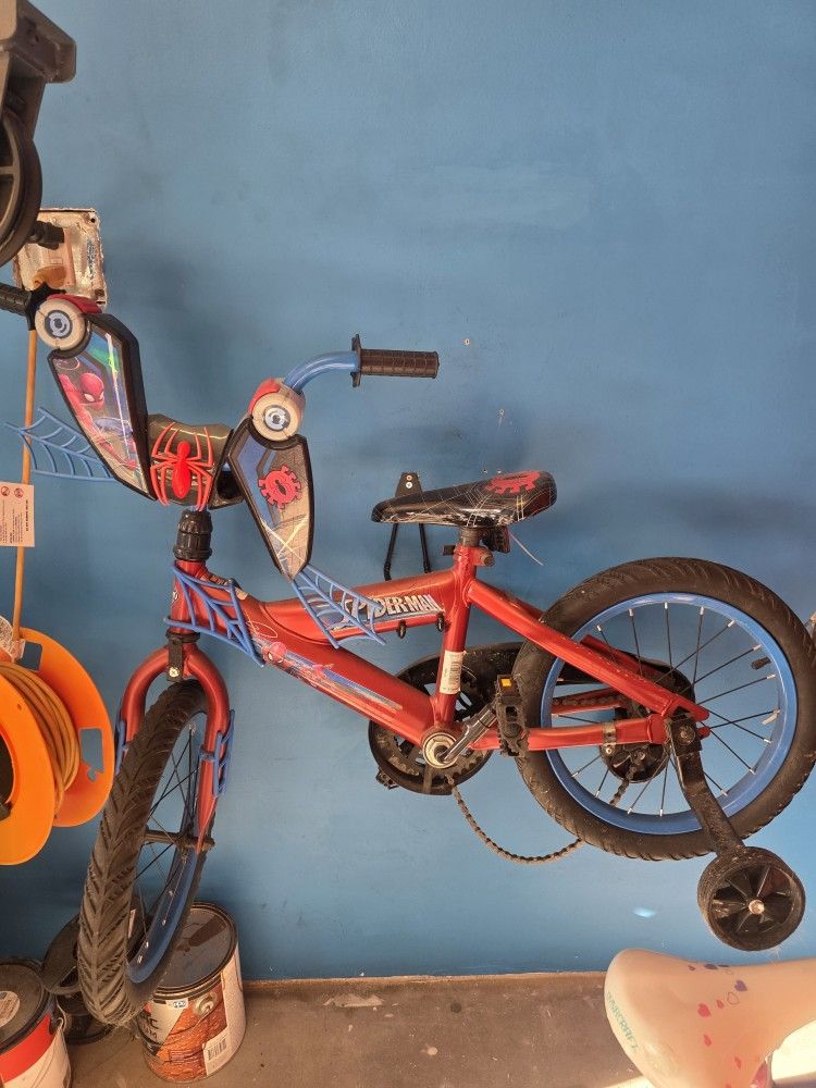Spiderman Bicycle With Training Wheels