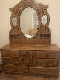 Solid Wood Bedroom Dresser With Mirror