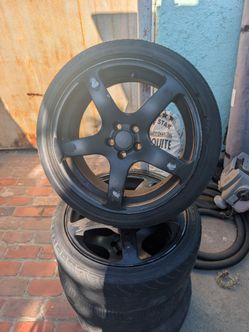 225/40R18