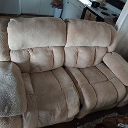 Love Seat.  Reclinners Reclinables