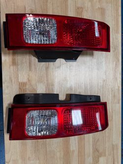 06-09 Hummer h3 tail lights