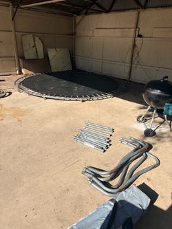 Free trampoline - has all parts