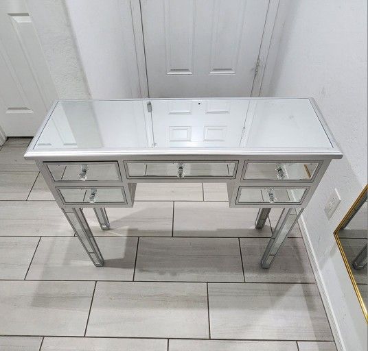 Mirror Desk