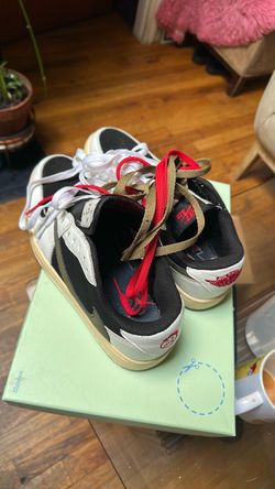 Travis Scott olive size 8 woman or 7 man size