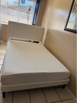 Full bed frame end mattress