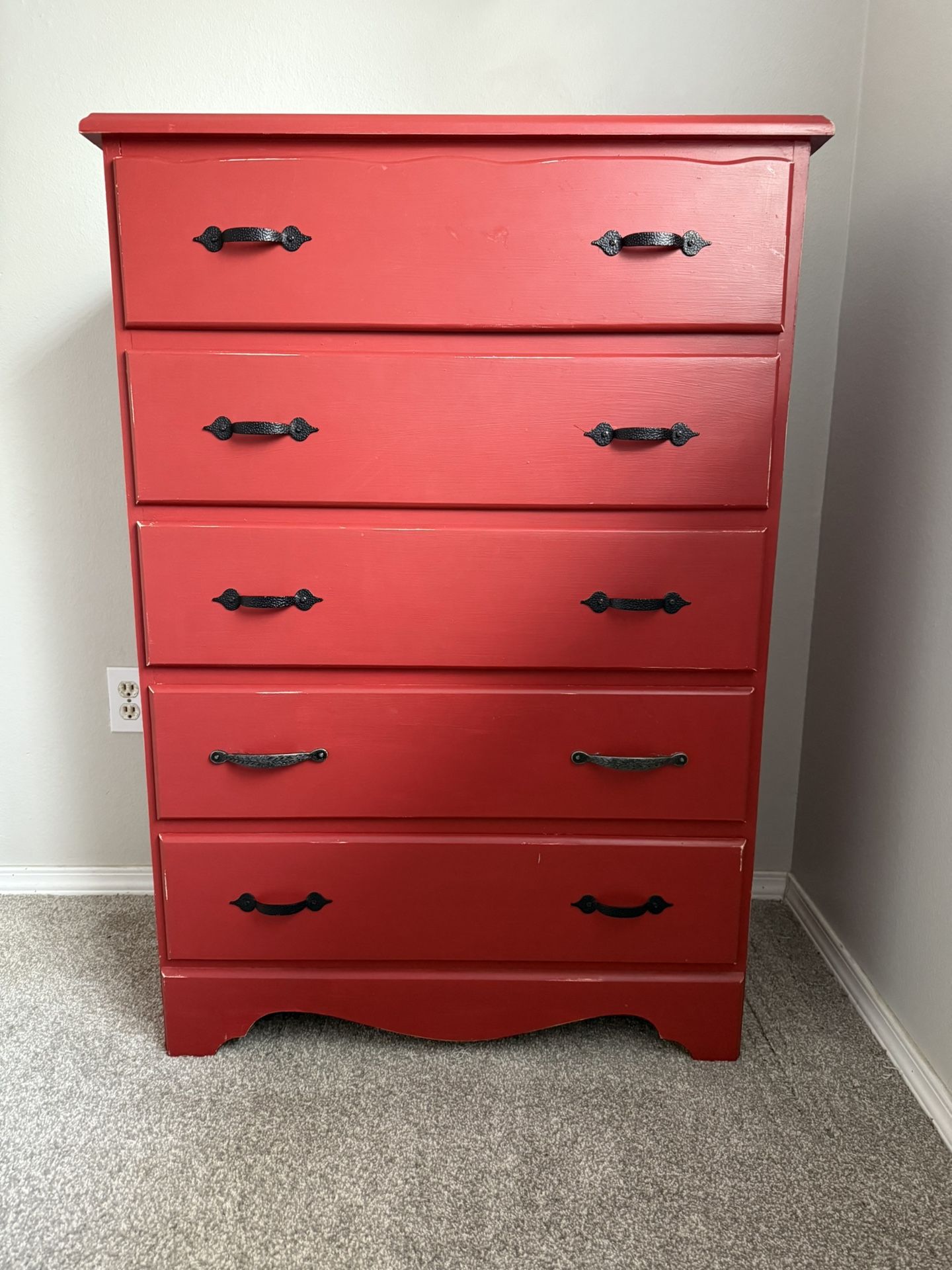 PENDING- Chest of Drawers 