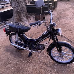 MOTO CLASSICA 1985 NESESITA LIMPIAR CARBURADOR Y  TANQUE