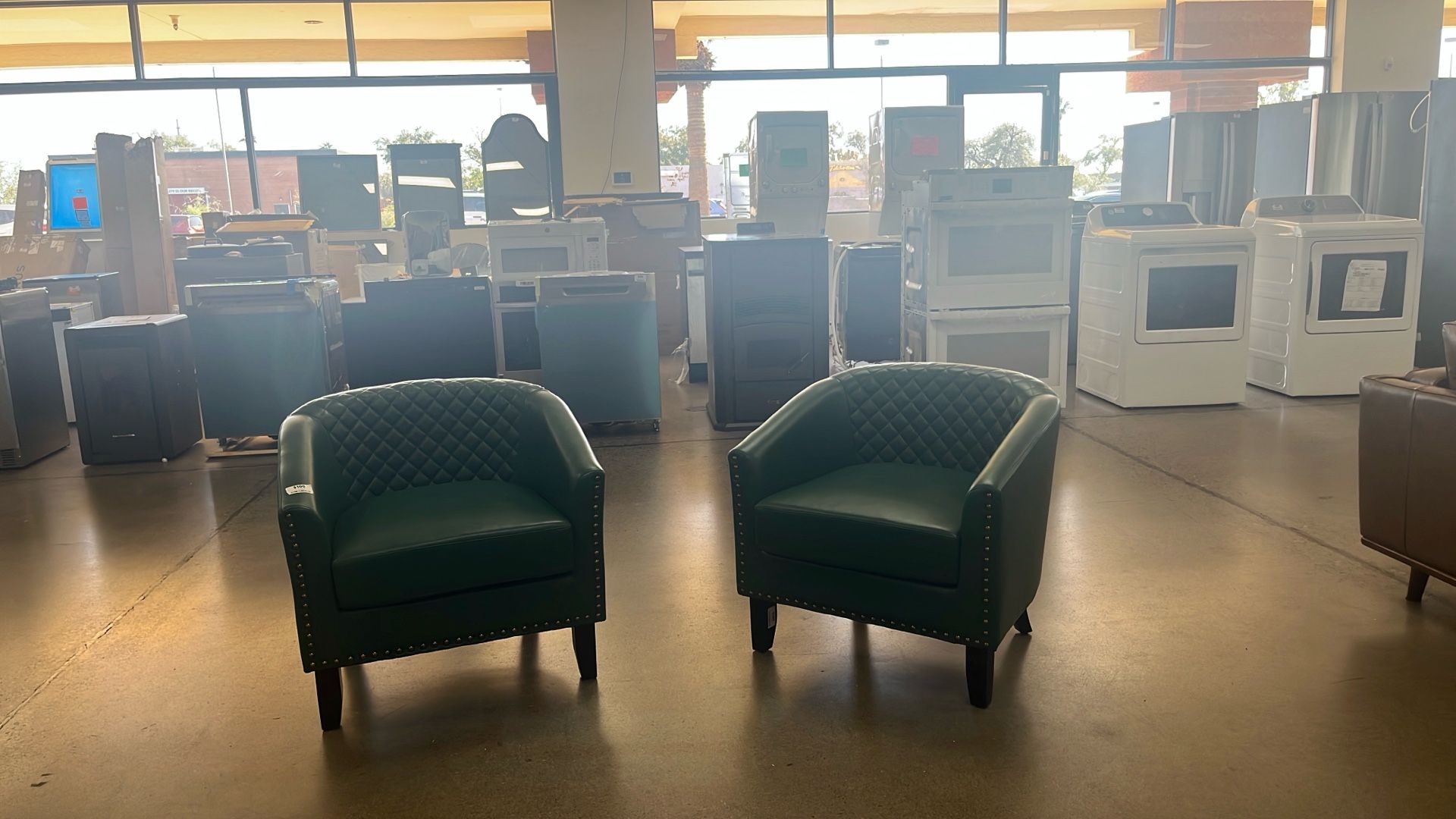 Mid-century Green Accent Chair With Solid Wood Legs