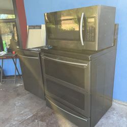 Kitchen Appliances- Samsung  Oven And Microwave