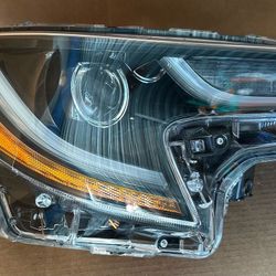 2020,2021,2022,2023 Toyota Corolla Sport Headlight Rh Oem