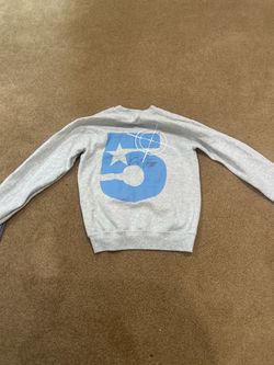 Gray Crewneck Sweatshirt with Number 5 Graphic