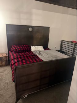Restoration Hardware Metal Keyhole King Bed