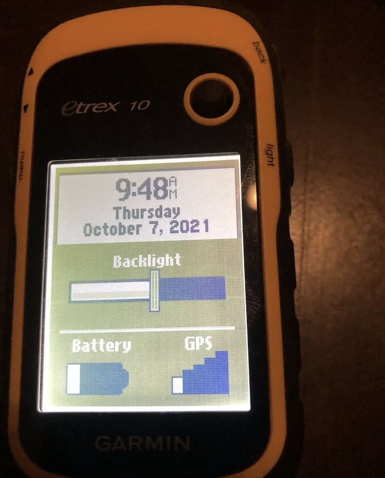 Garmin eTrex 10 Handheld GPS, Batteries not included or