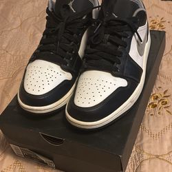 air jordan 1 low black/particle grey/white size 7.5 men
