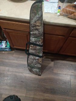 Real Tree. Rifle Holder