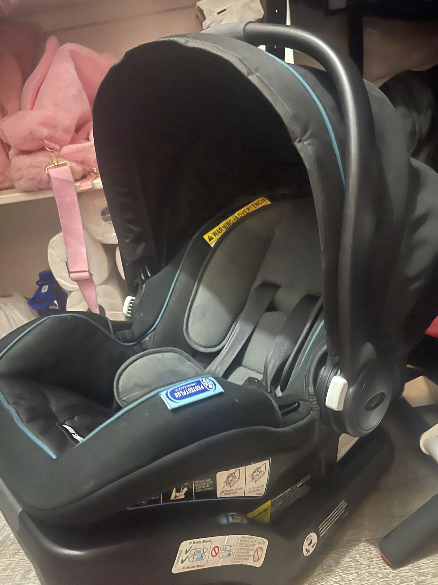 Infant Car Seat ! 
