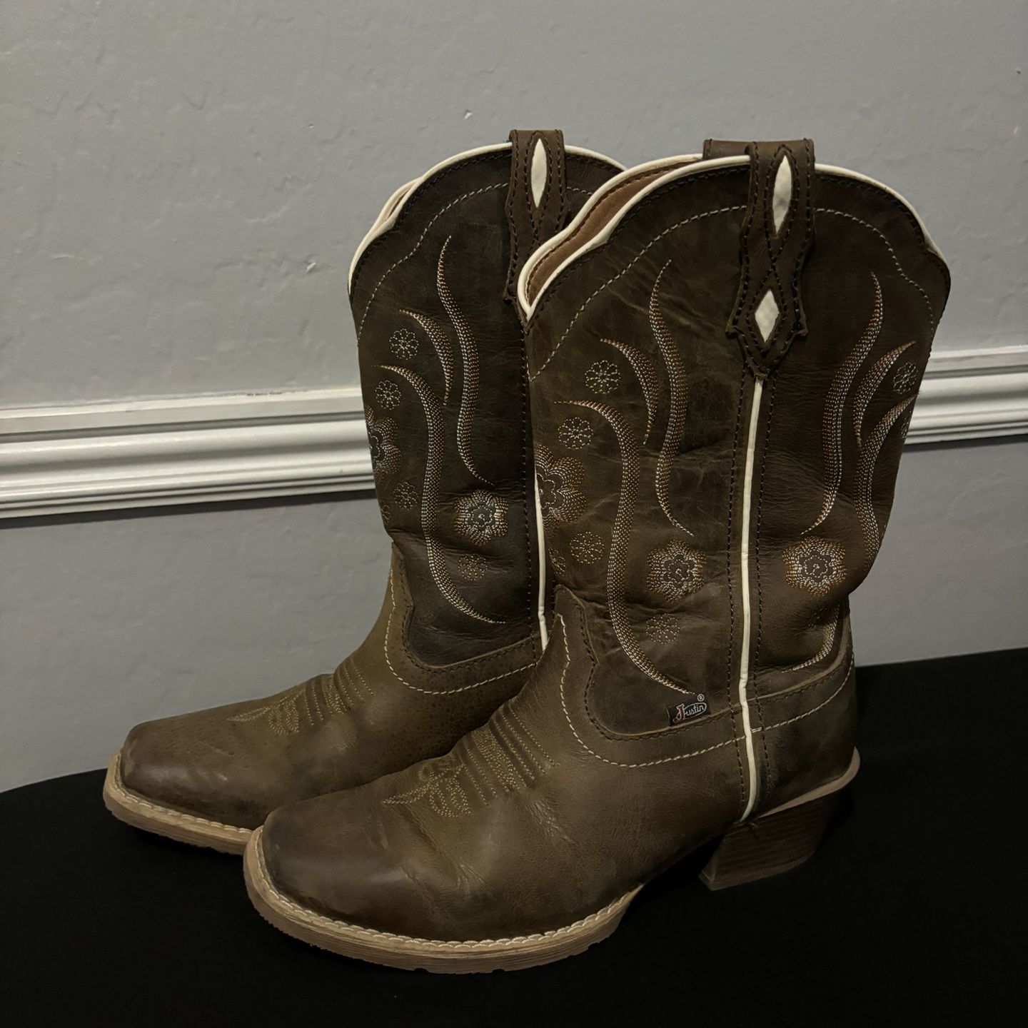 Cowgirl Boots 6 1/2