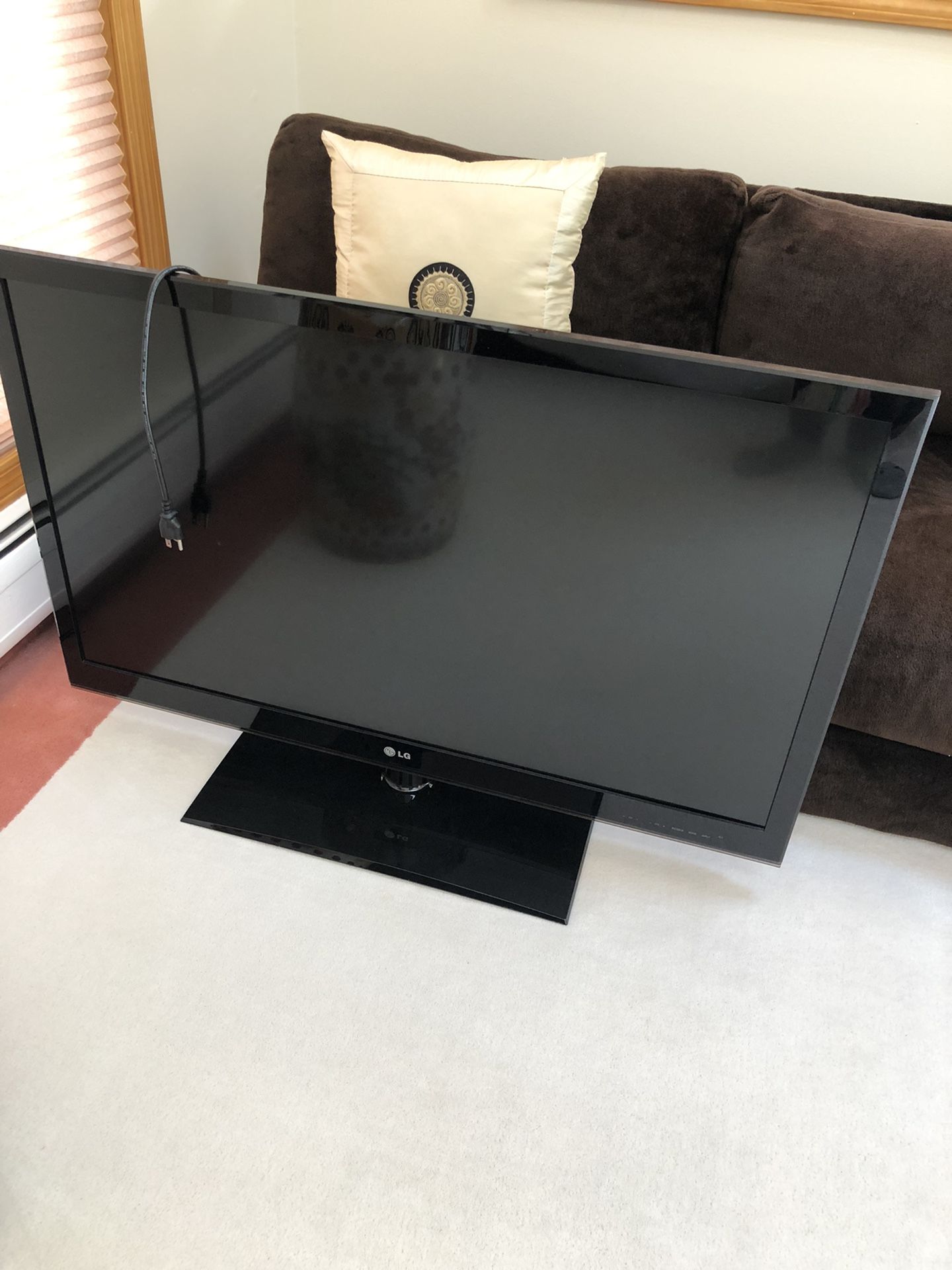 LG 42 Inch tV