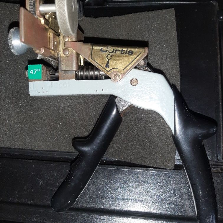 Curtis model 15 Cam-set Code Cutter kit (Automotive Keys) for Sale in El  Cajon, CA - OfferUp