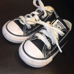 Size 4 Converse 