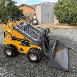 Mini Skid Steer Bobcat Toro Dingo 