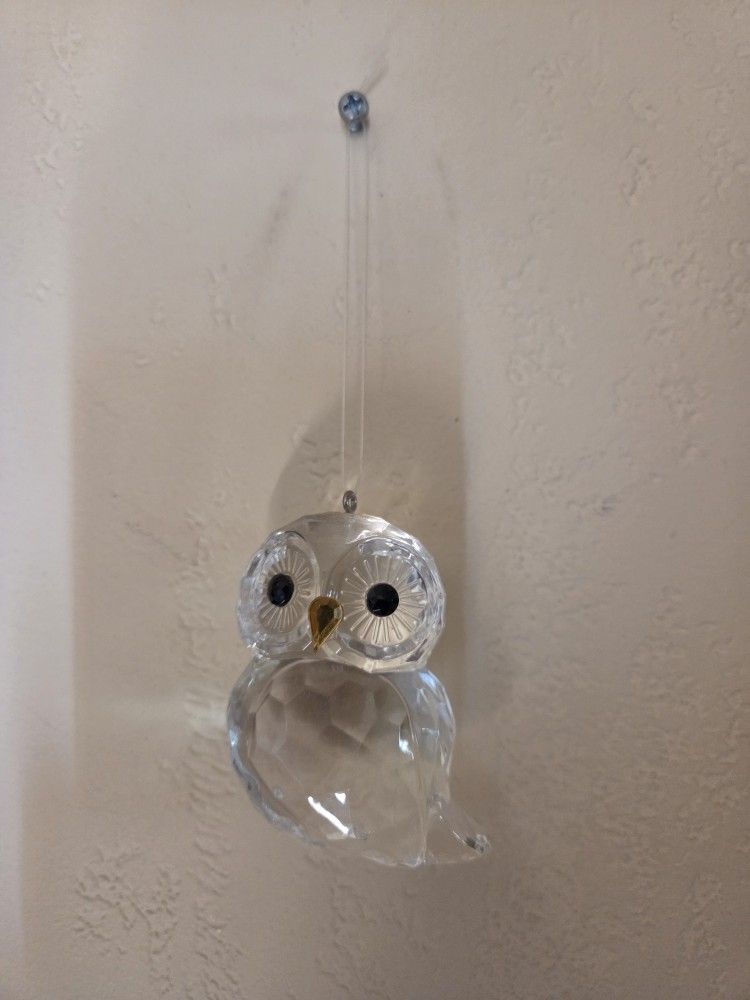 Clear Acrylic Elegant Owl Figurine/Ornament