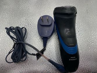 Philips Norelco S1560 Rechargeable Men's Electric Shaver W/ Charger- TESTED