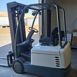 Electric CROWN FORKLIFT 