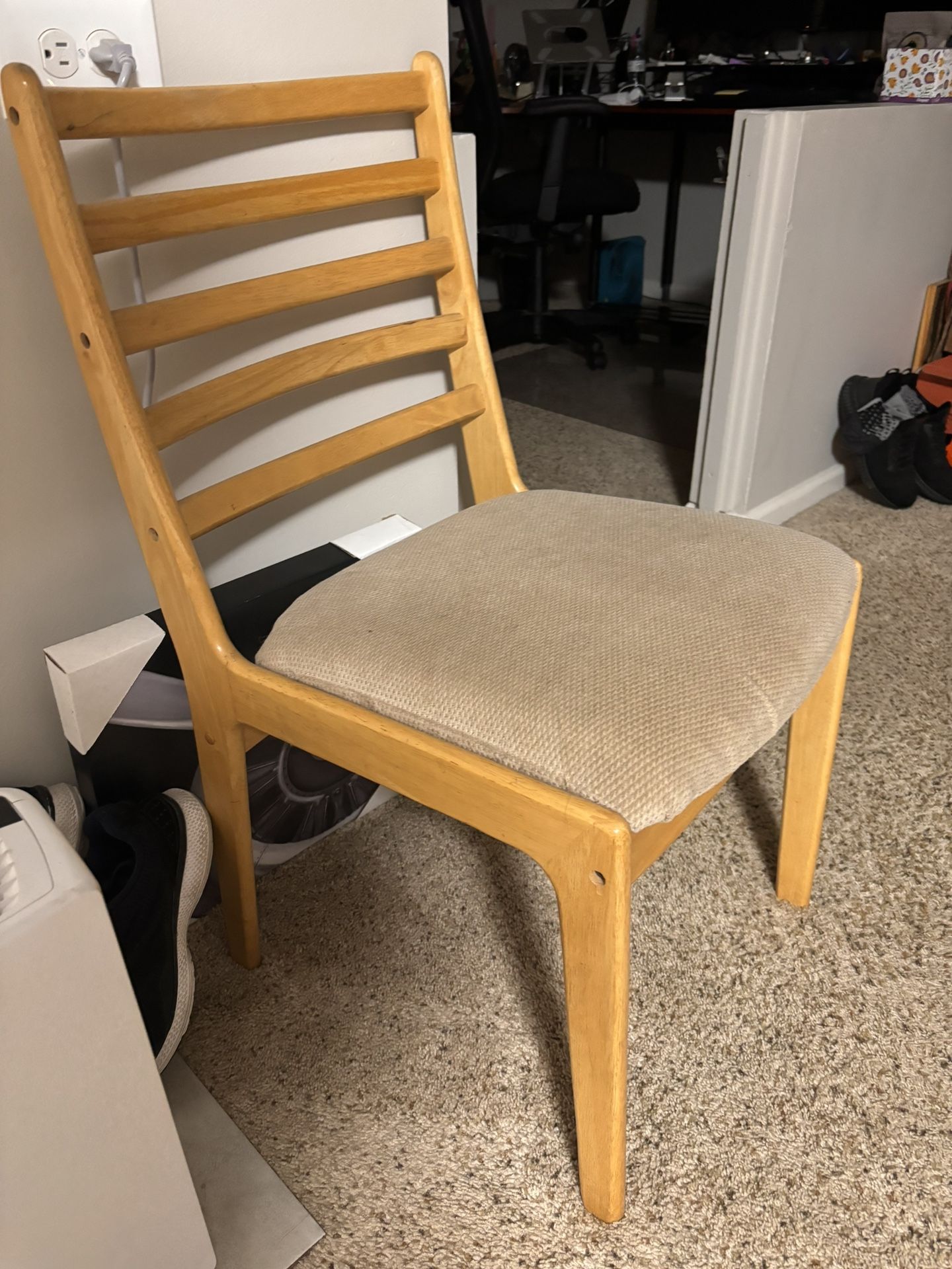 Cushioned Maple Wood Chair