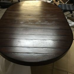 Extending dining table