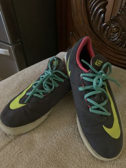 NiKE Size 7 