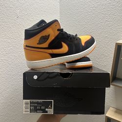 Jordan 1 Mid