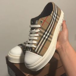 Burberry shoes