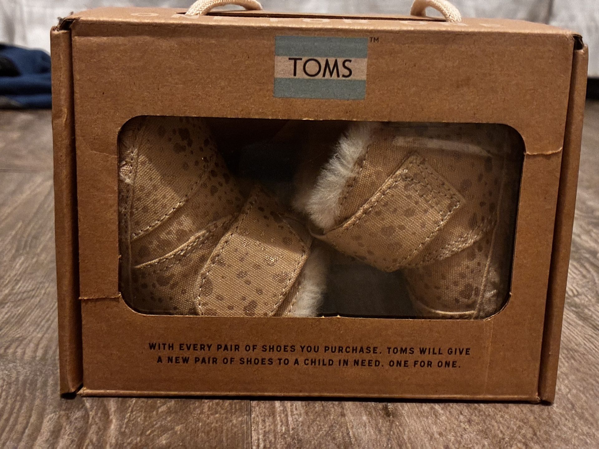 Tom’s Tiny Cuna Boots