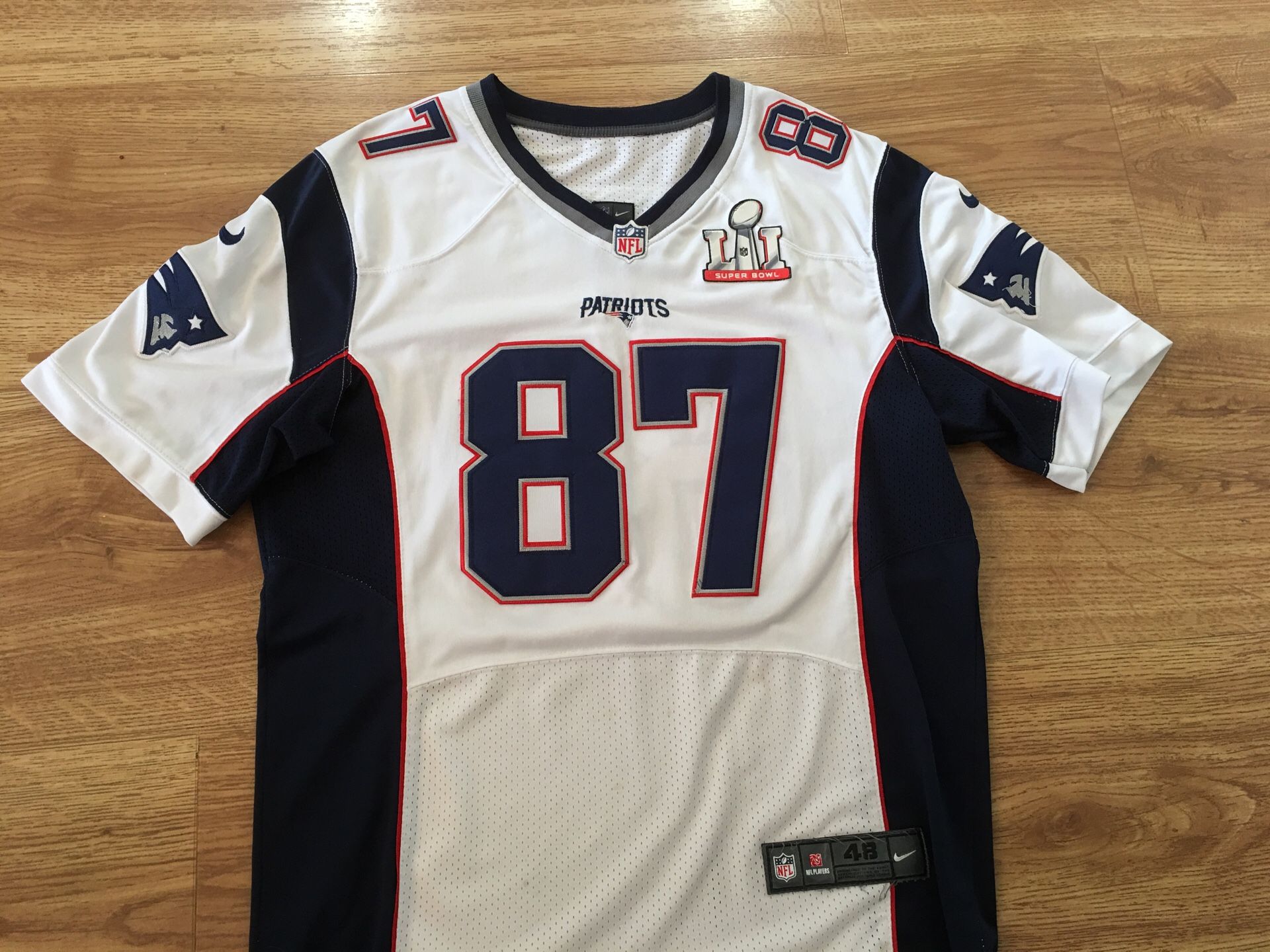 New England Patriots Rob Gronkowski Super Bowl Jersey with SB patch sewn on. Size 48 XL.