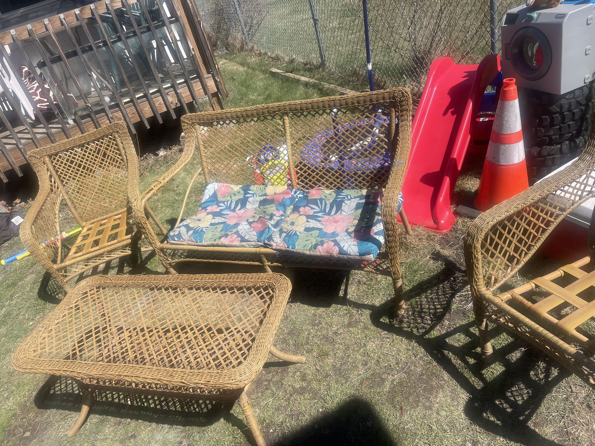 Wicker Set
