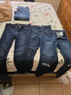 Hollister 9 short skinny jeans