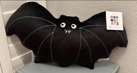 $15…New Novogratz Halloween Decorative Bat pillow approximately 21” x 11”. Please pickup in the area of 36th Ave and Pinnacle peak within 24hours of