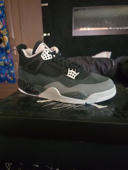 Retro 1 black n white