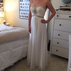 New STUNNING Faviana White Formal Prom Dress size 8 (corset can fit smaller or larger)