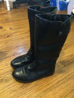 Children's place boots for girl size 2